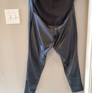 Torrid maternity faux leather leggings size 1